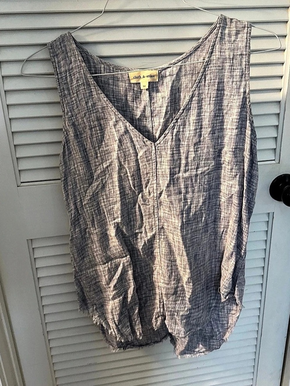 Cloth and Stone V-Neck Tank Top in Gray & Pink